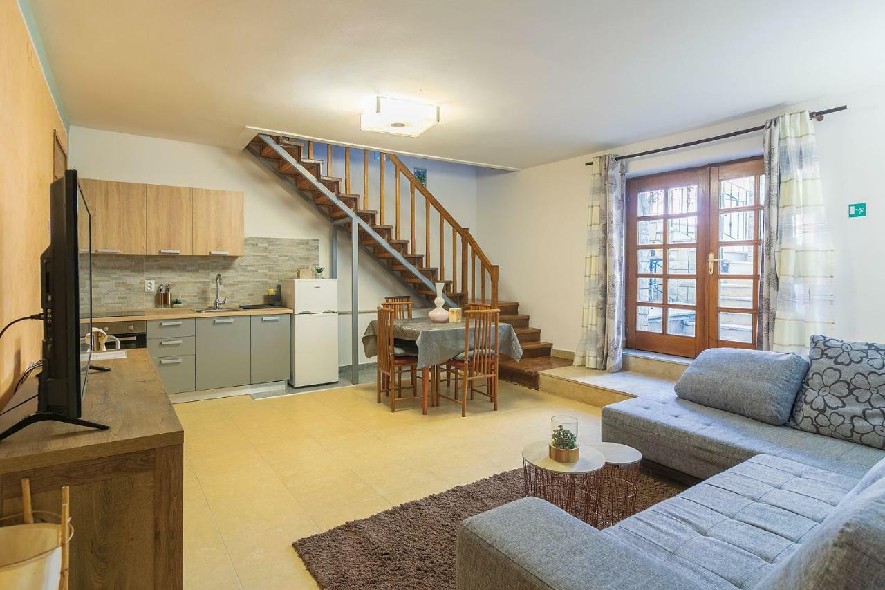 Polias Apartment بولا المظهر الخارجي الصورة